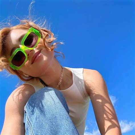 lizze broadway|lizzē broadway (@lizzebroadway) • Instagram photos and videos.